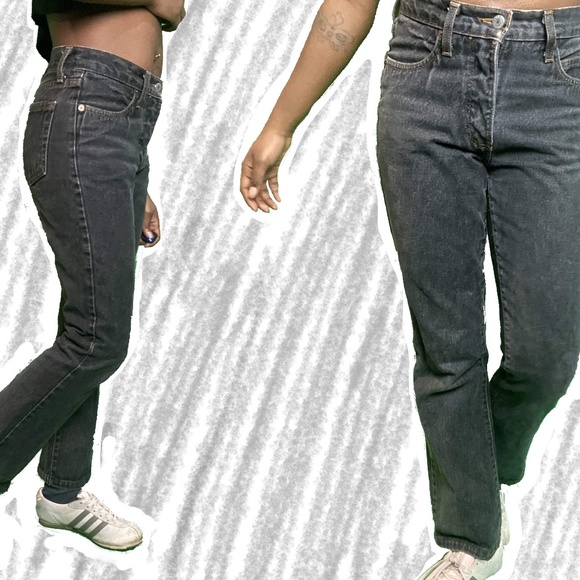 Stonewashed Straight Leg Guess Jeans - Picture 2 of 2